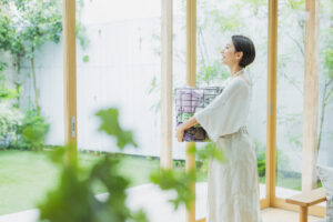 woman-cleaning